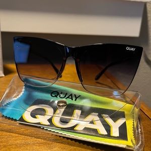 QUAY Come Thru Sunglassess — fade to black — BRAND NEW IN ORIGINAL PACKAGING